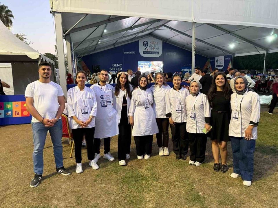 Bitlis'te üniversite öğrencileri Adana Lezzet Festivalinden üç dereceyle döndü