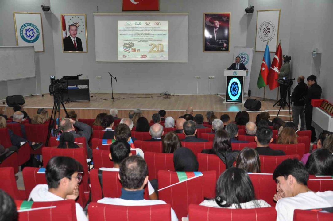 Kars’ta ‘Türk Dünyası’nda Azerbaycan Türkçesi ve Edebiyatı Araştırmaları’ sempozyumu