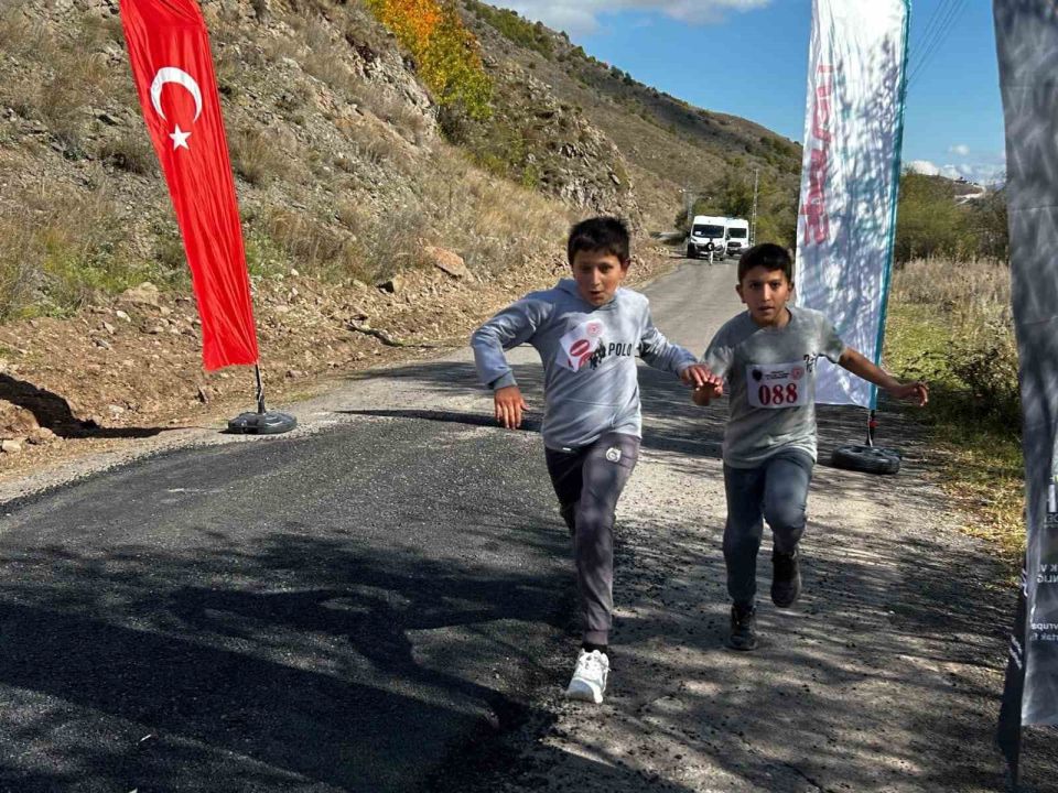Koşan yıldızlar Posof’ta parladı