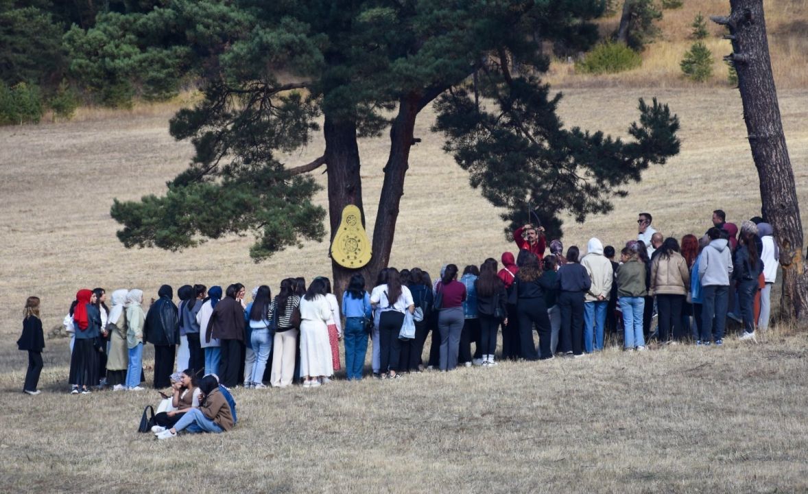 Erzurum'da öğrenciler doğa ile iç içe eğlendi