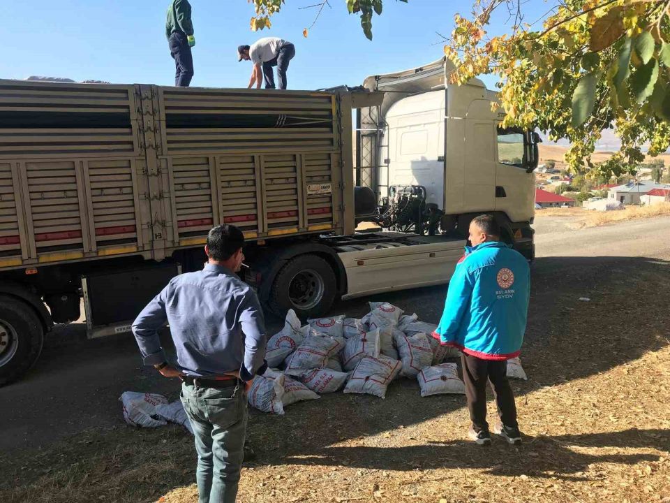 Muş Bulanık'ta 5 bin aileye kömür desteği