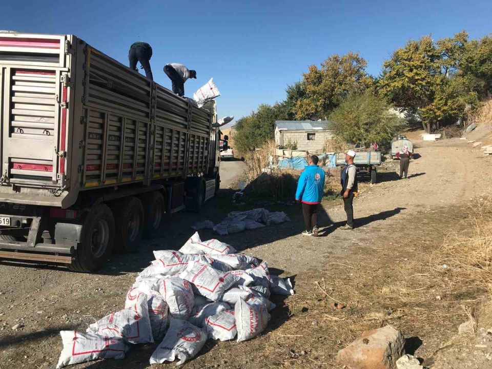 Muş Bulanık'ta 5 bin aileye kömür desteği
