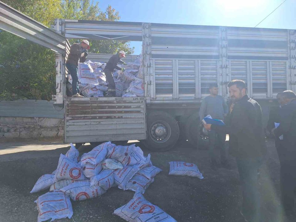 Muş Bulanık'ta 5 bin aileye kömür desteği