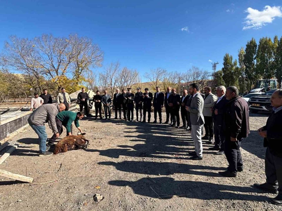 Tutak’ta hayvan pazarı inşaatı başadı!