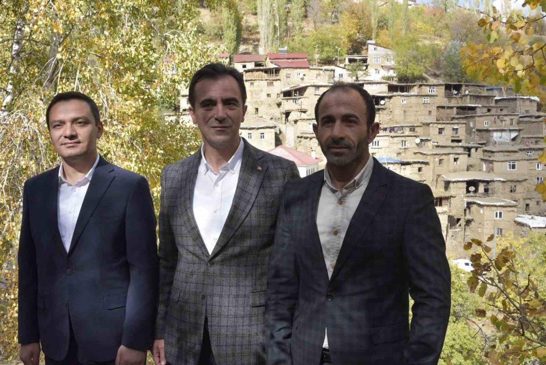 Vali Karakaya: "Uzuntaş, sadece bir köy değil Bitlis’in kültürel hafızasıdır"