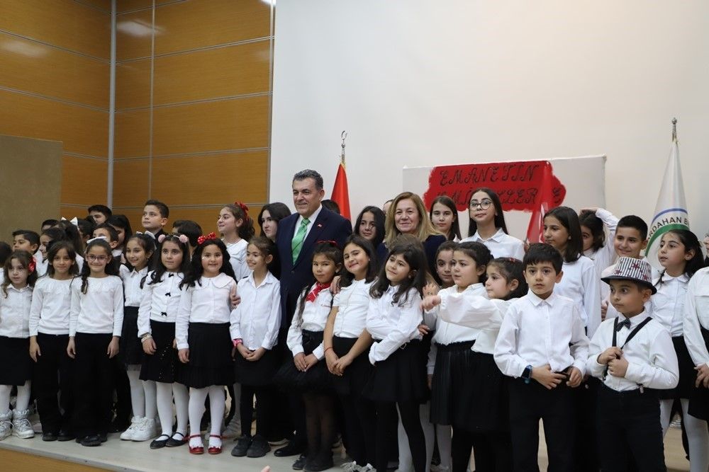 Ardahan Belediyesi Nuri Vatan Kültür Merkezi’nde 29 Ekim gösterisi