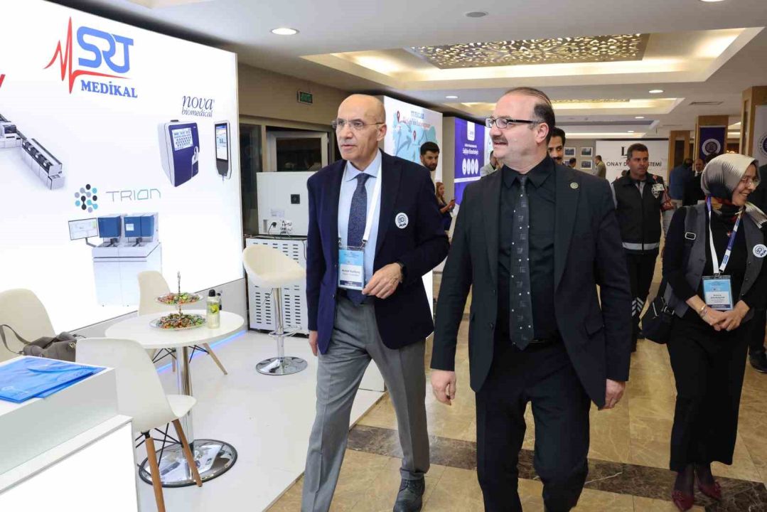 TBD Uluslararası Laboratuvar Tıbbı Zirvesi Erzurum 2025 Atatürk Üniversitesinde başladı