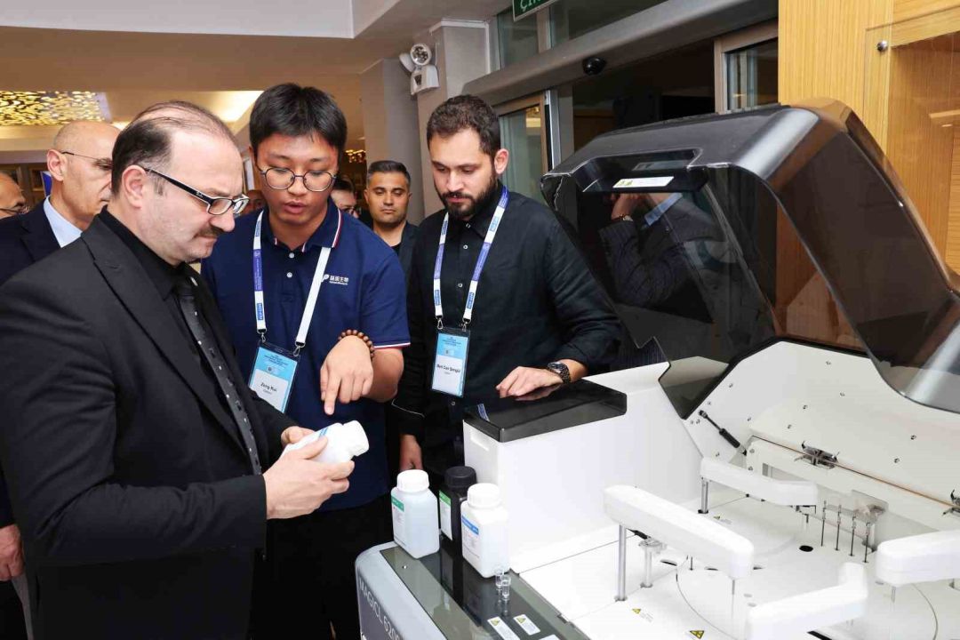 TBD Uluslararası Laboratuvar Tıbbı Zirvesi Erzurum 2025 Atatürk Üniversitesinde başladı