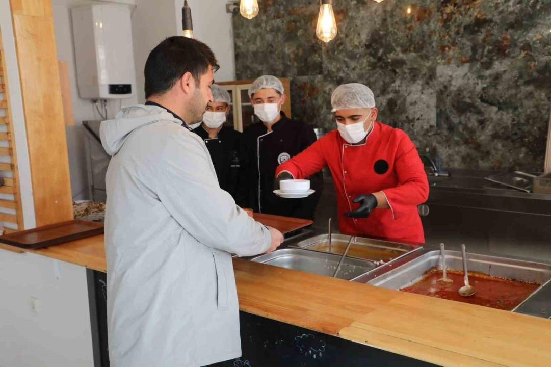 Türkiye’nin ilk geri dönüşümlü restoranında geleceğin şefleri yetişiyor