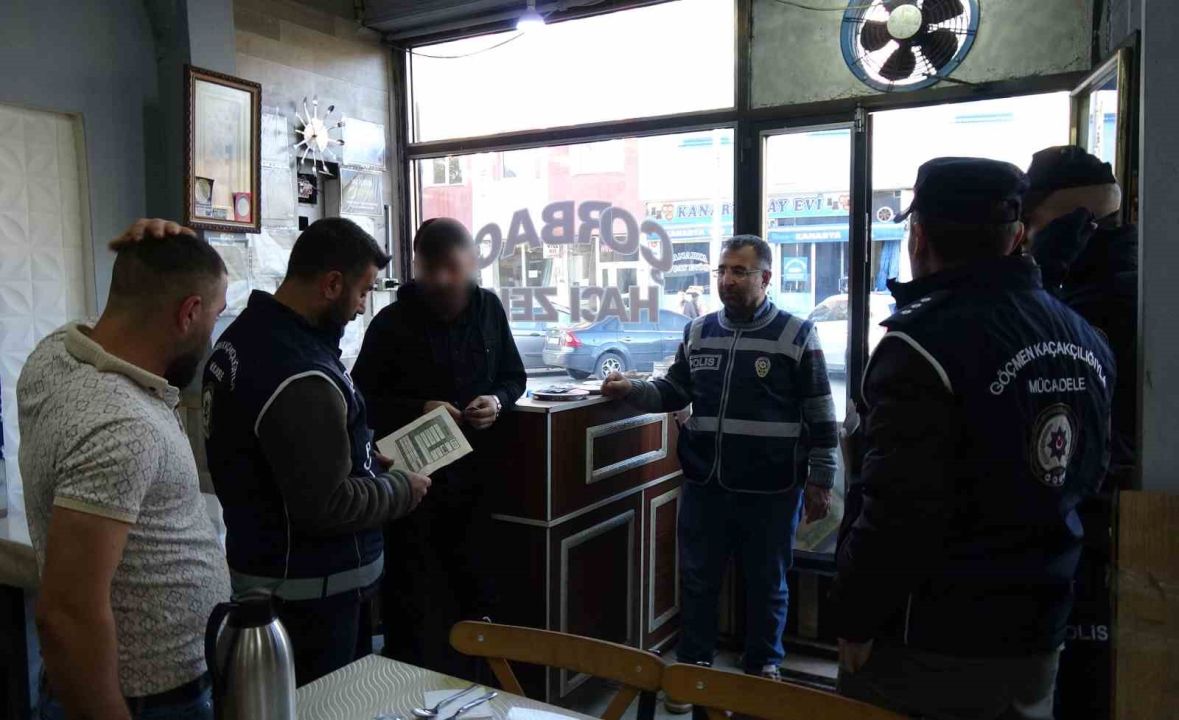 Polis Erzurum'da göçmen operasyonu gerçekleştirdi