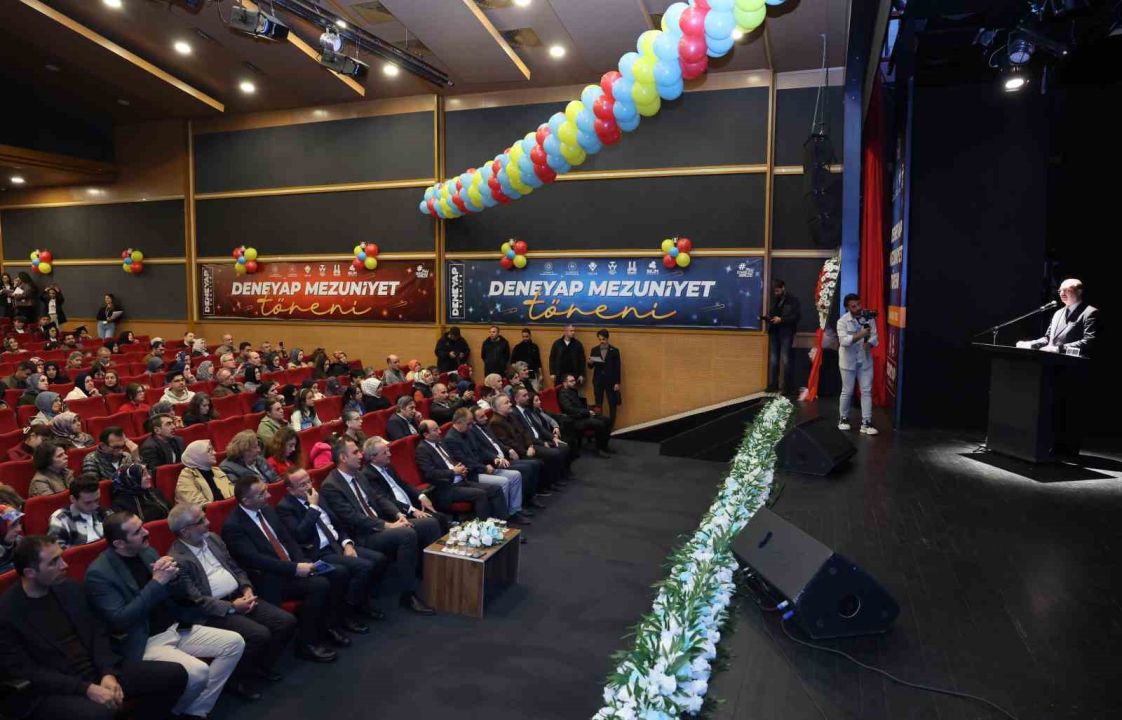 Erzurum'da geleceğin teknoloji yıldızları Deneyap Mezuniyet töreninde buluştu