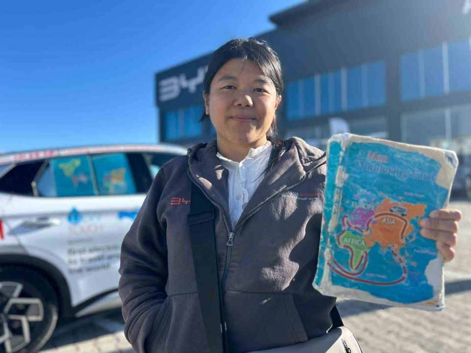 Elektrikli araçla dünya turuna çıkan çevreci çift Van’a ulaştı