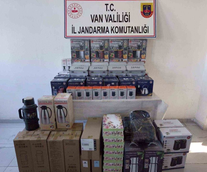 Van’da gümrük kaçakçılığı operasyonu