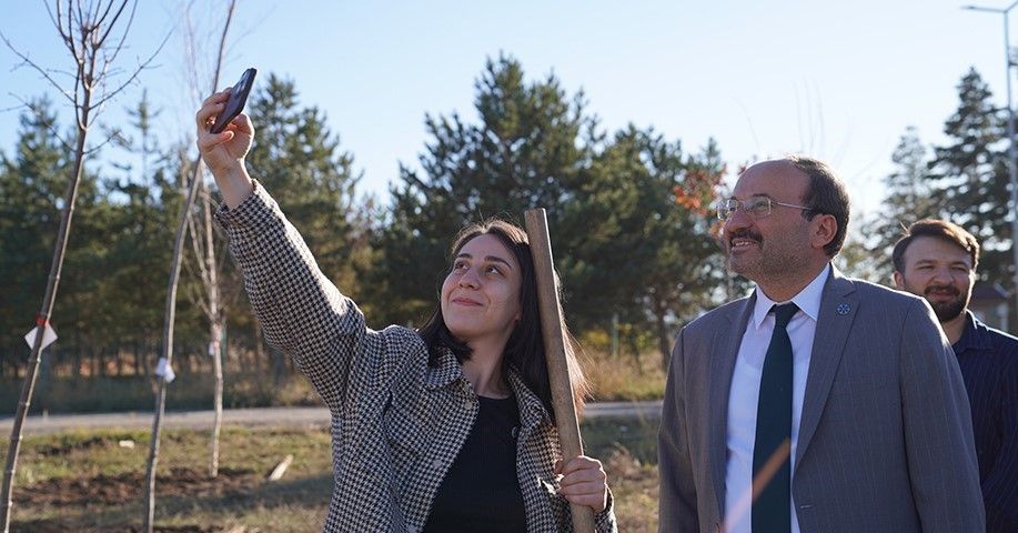 ETÜ’lü Mezunlar aynı çatı altında yeniden bir araya geldi