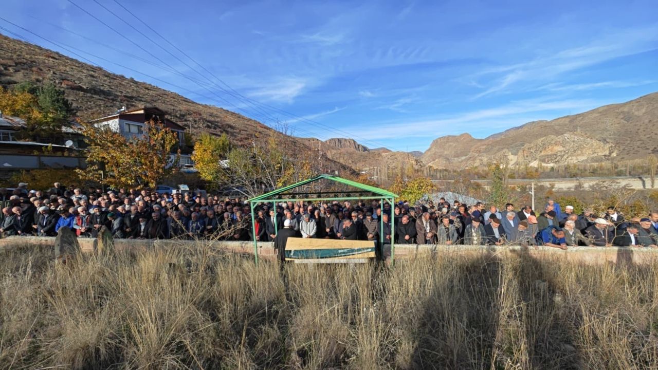 Erzurum’da katledilen kadın, gözyaşları ve dualarla uğurlandı