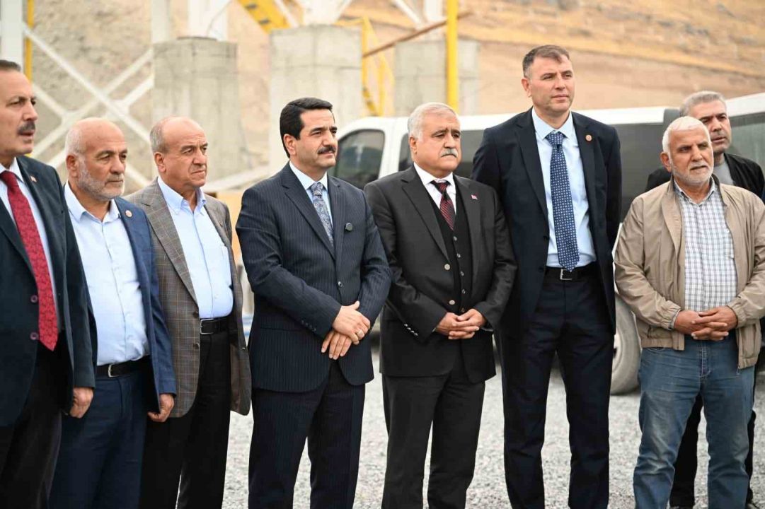 Taşkın, meclis üyeleriyle yatırımları inceledi