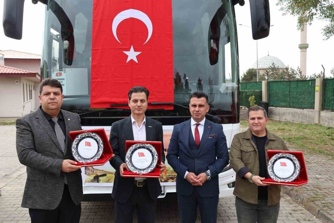 Şehit yakınları "Kahramanların İzinde Anadolu" yolculuğuna uğurlandı