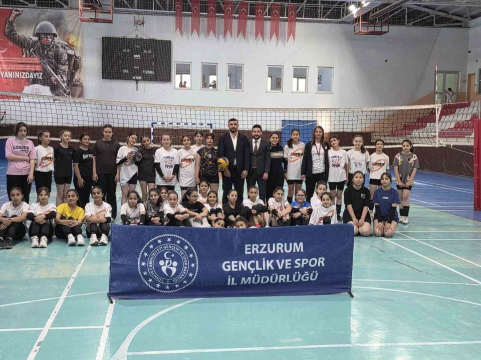 Erzurum GSİM spor salonlarında tatlı antrenman