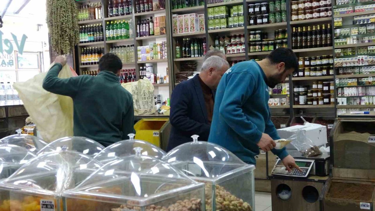 Vanlılar bağışıklıklarını bitkisel çaylarla güçlendiriyor