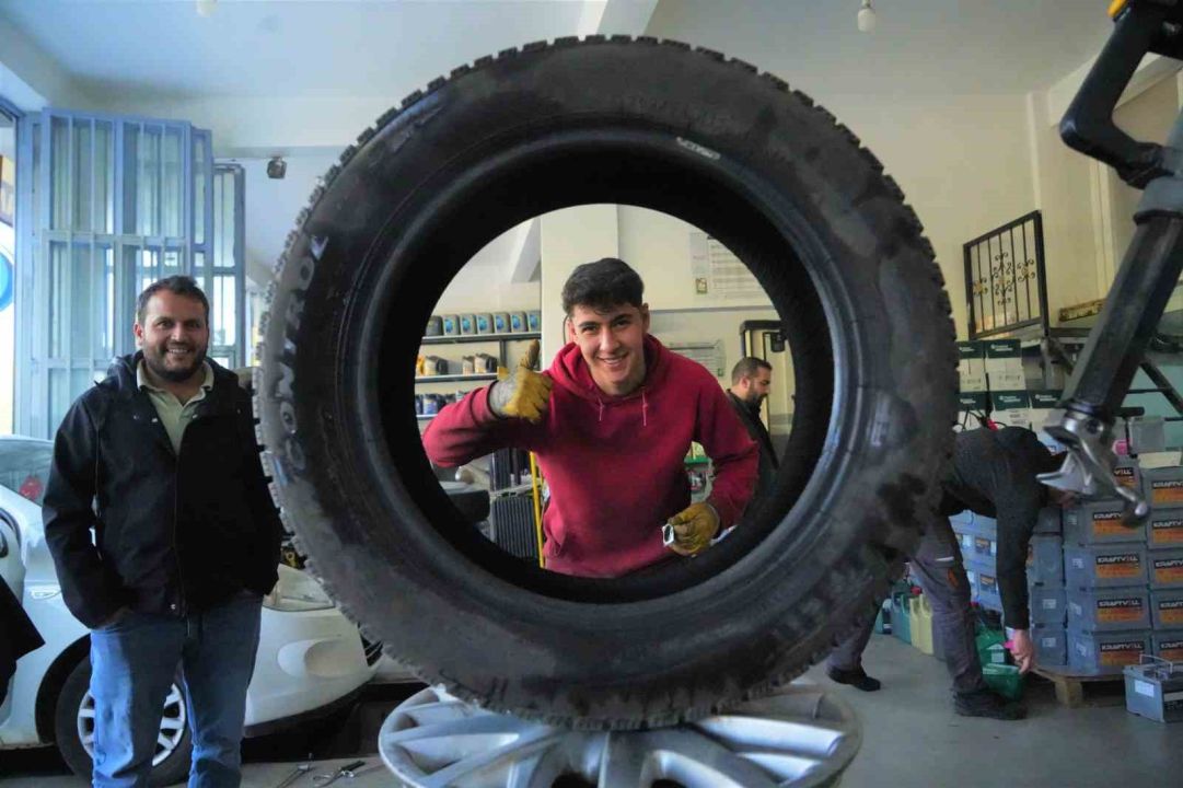 Lastikçilerde kış lastiği yoğunluğu başladı