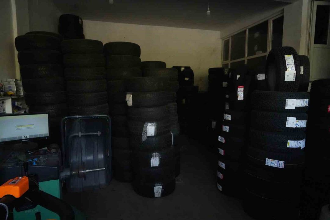 Lastikçilerde kış lastiği yoğunluğu başladı