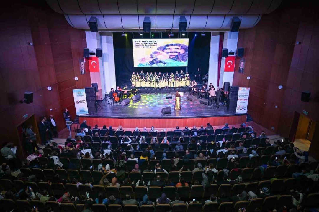 Küçük kalplerden büyük ezgiler çocuk korosu konseri