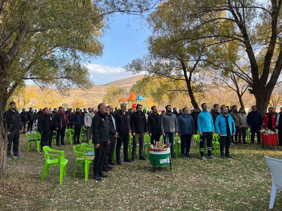 Sağlık yöneticileri Van'da afet farkındalık kampında buluştu