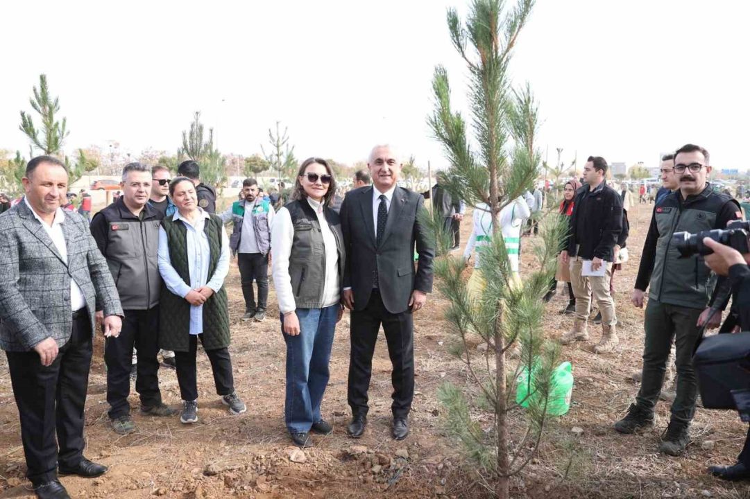 Muş’ta 20 bin fidan toprakla buluşturuldu