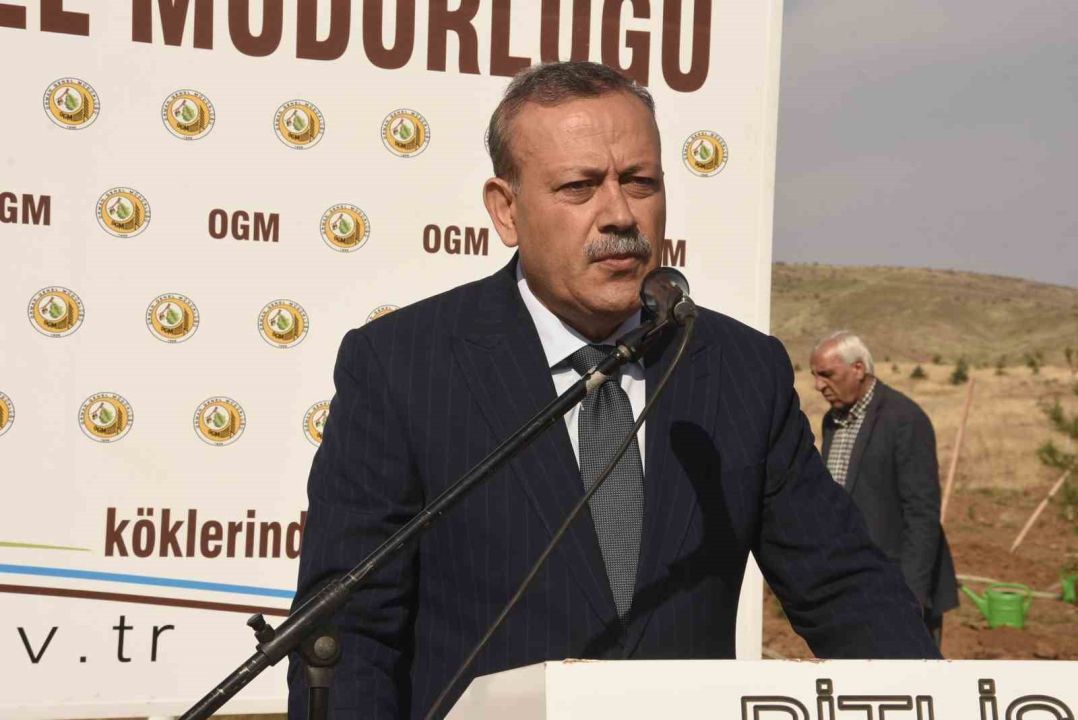 Bitlis’te fidanlar toprakla buluştu