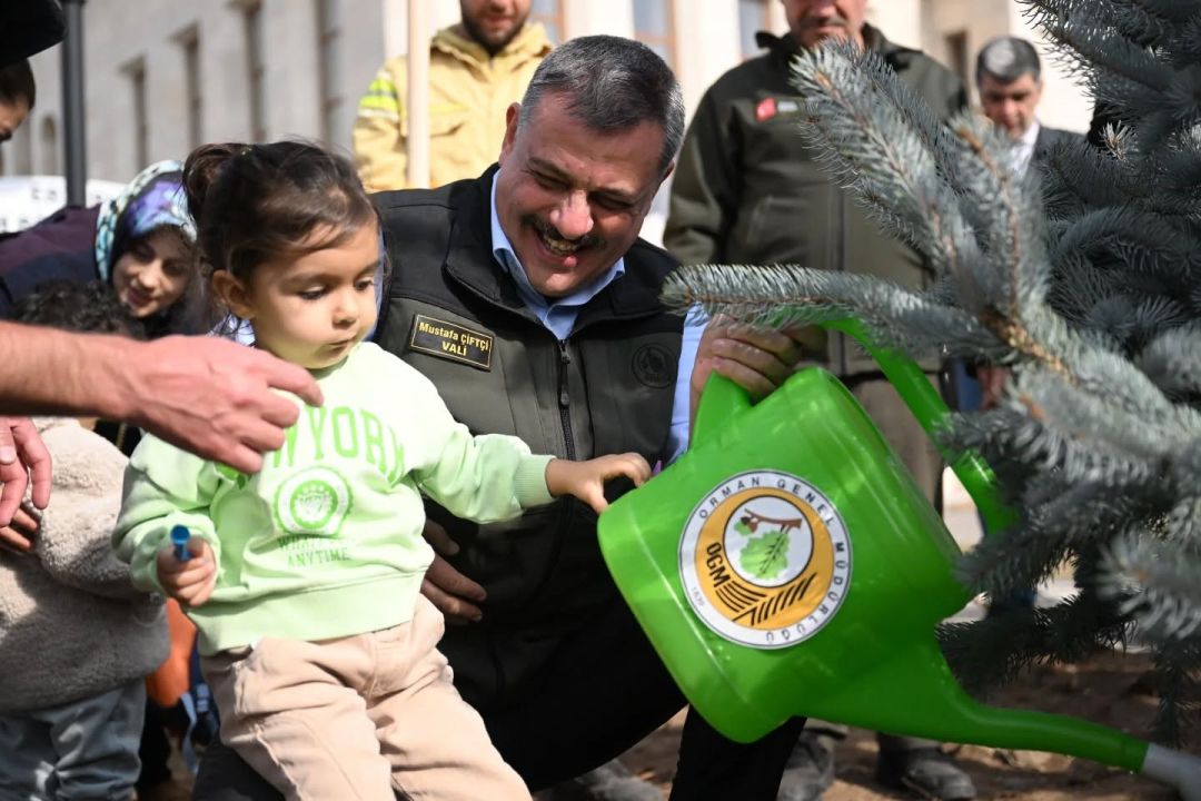 3 bin fidan Erzurum’da toprakla buluştu