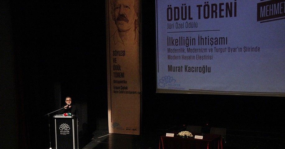 ETÜ öğretim üyesi Prof. Dr. Murat Kacıroğlu’na edebiyat eleştirisi ödülü