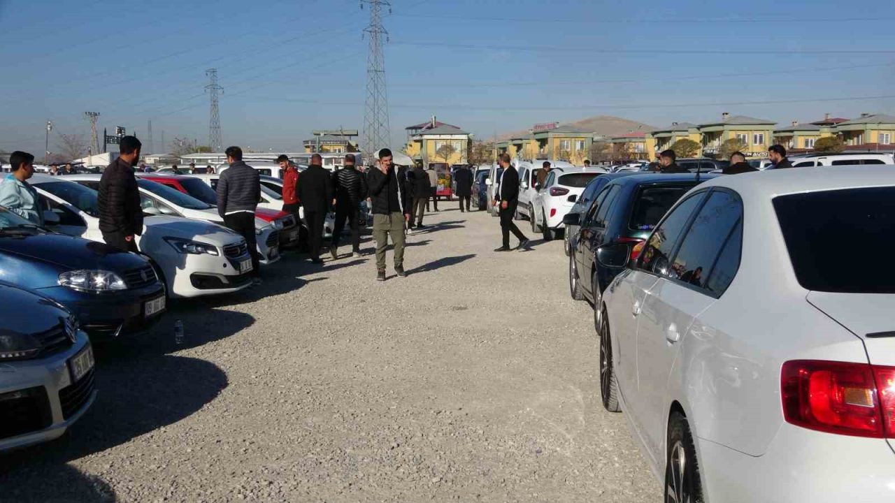 Van açık oto pazarında fiyatlar Türkiye ortalamasının üzerinde