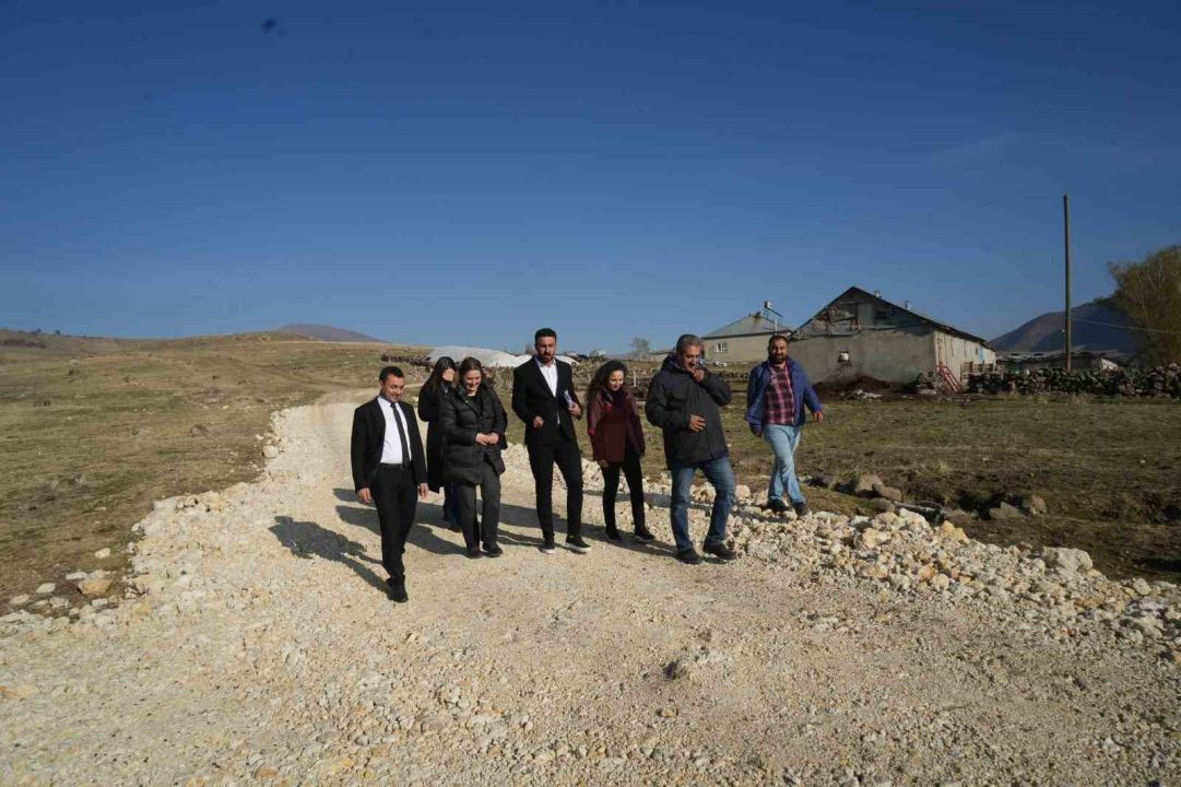 Devamsız öğrenciler için köy köy geziyorlar