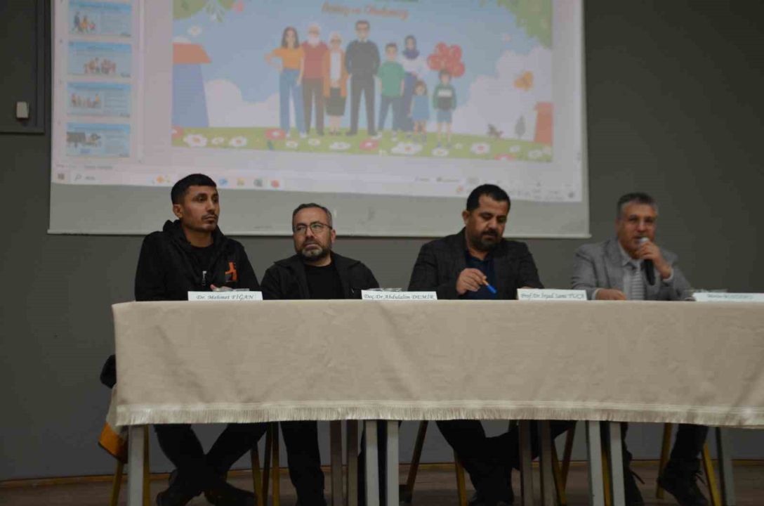 Muş Bulanık’ta "Maarif Modeli Aile Konferansı" yoğun ilgi gördü