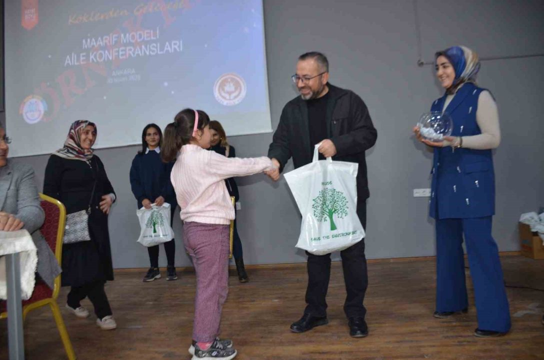 Muş Bulanık’ta "Maarif Modeli Aile Konferansı" yoğun ilgi gördü