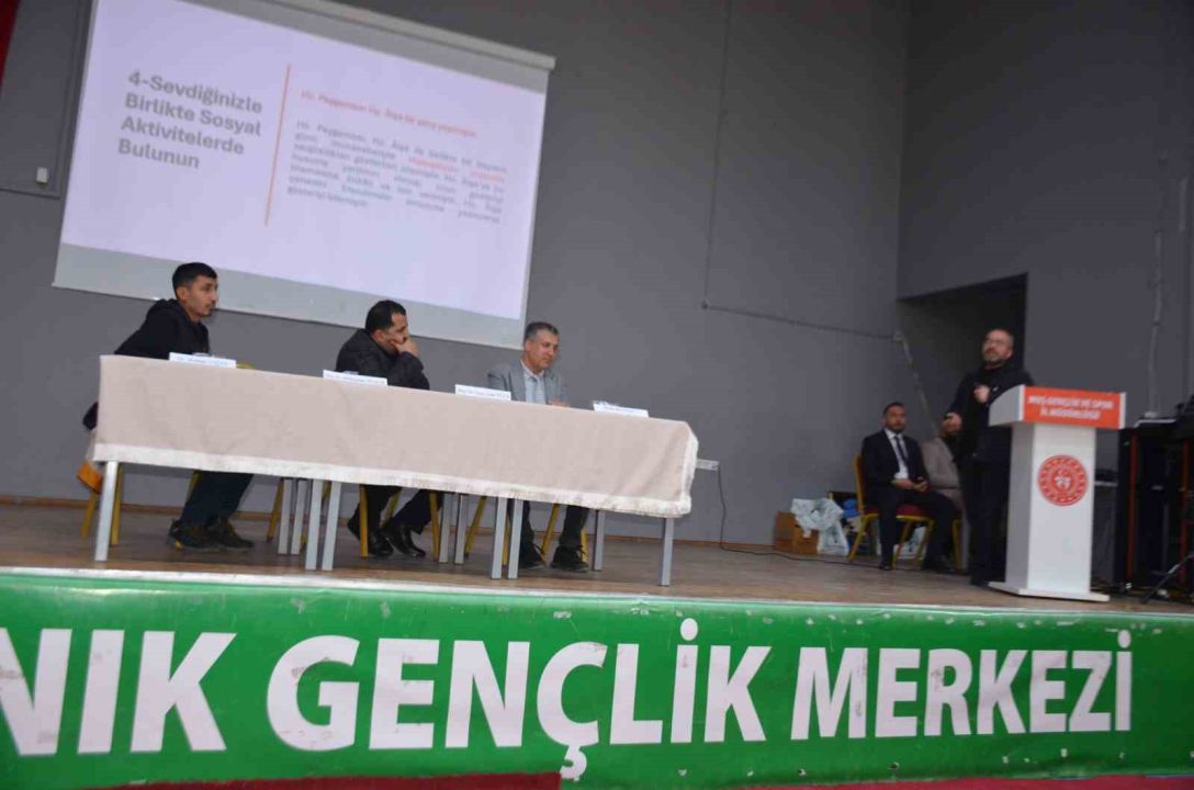 Muş Bulanık’ta "Maarif Modeli Aile Konferansı" yoğun ilgi gördü