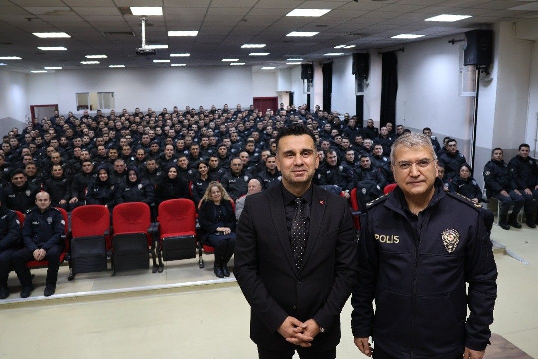 "Ailemle Güvendeyim" projesi kapsamında polis adaylarına eğitim verildi