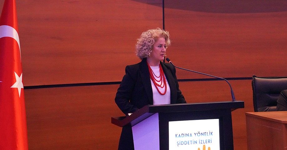 ETÜ paydaşlığında ‘Kadına yönelik şiddetin izleri’ paneli düzenlendi