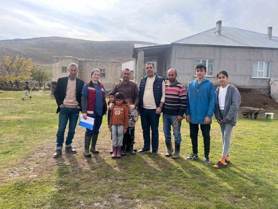 Van Muradiye’de buzağı ölümlerini azaltmaya yönelik eğitim seferberliği