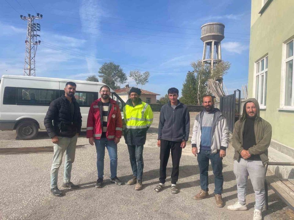 Van Muradiye’de buzağı ölümlerini azaltmaya yönelik eğitim seferberliği