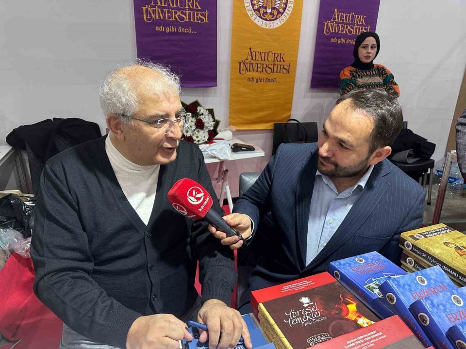 Prof. Dr. Hakan Kadıoğlu, Kitapseverlerle Erzurum’da buluştu