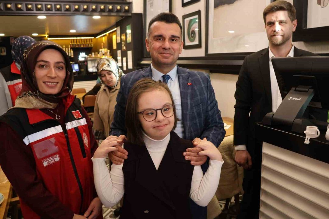 Erzurum Aile ve Sosyal Hizmetler İl Müdürü Hasan Aykut: "Sevgi köprüsü ile gönülden gönüle bağ kuruyoruz"