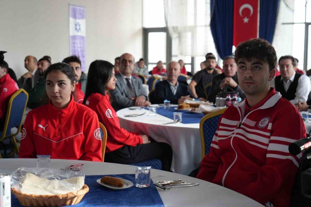 Erzurum Teknik Üniversitesi, ÜNİLİG Türkiye şampiyonluğunu kutladı