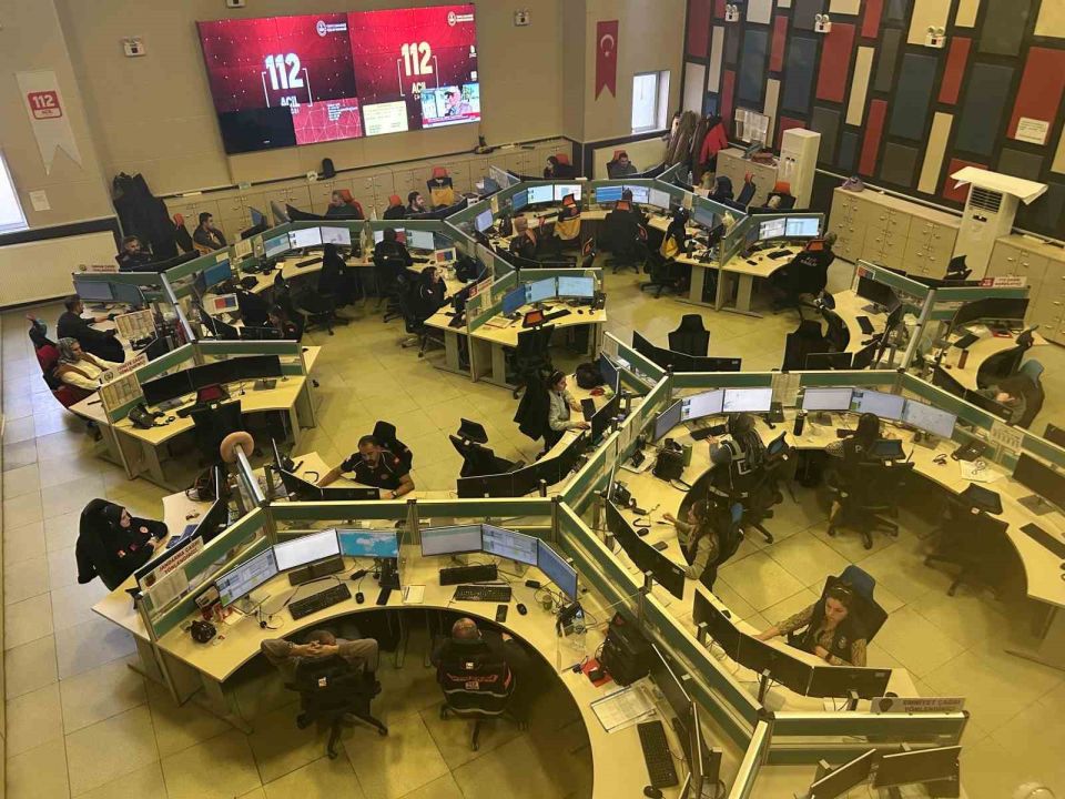 Van 112 Acil Çağrı Merkezi bu yıl 1 milyon 277 bin çağrı karşıladı