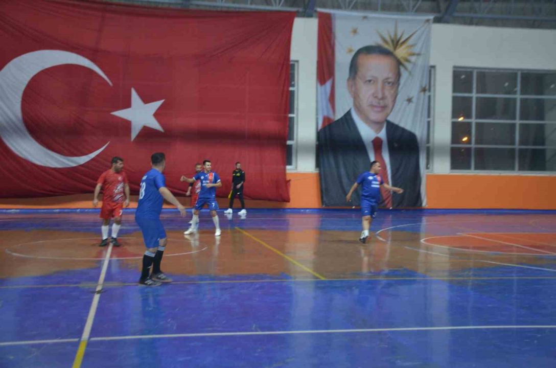 Bulanık’ta ‘Kurumlar Arası Futsal Turnuvası’ başladı
