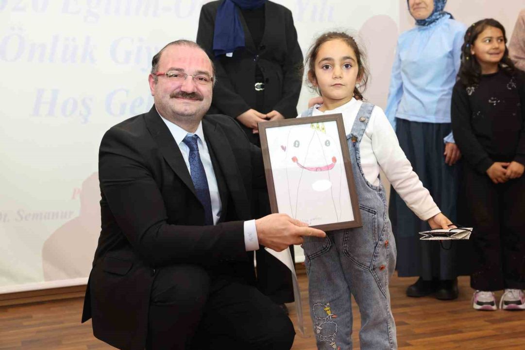 Geleceğin diş hekimleri mesleğe ilk adımlarını attı