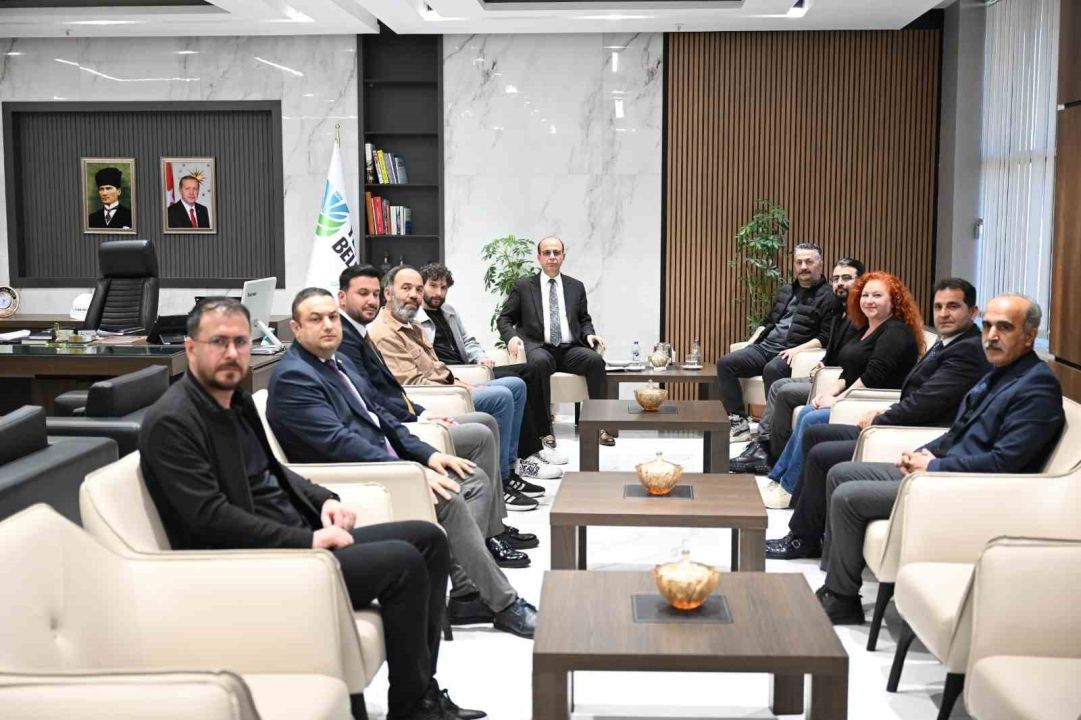 "Gençlik ve Ailem" konulu kısa film yarışması konukları, Başkan Geçit ile bir araya geldi