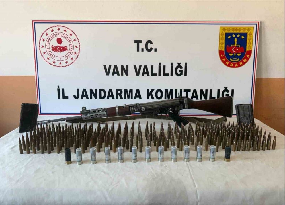 Erciş’te Belçika yapımı uzun namlulu silah ele geçirildi