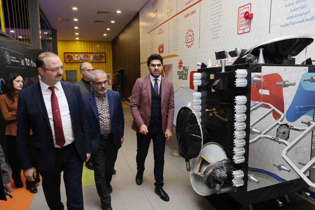 Rektör Hacımüftüoğlu’ndan Bilim Erzurum’a ziyaret: "Gelecek vizyonumuz gençlerimizin hayalleriyle güçleniyor"