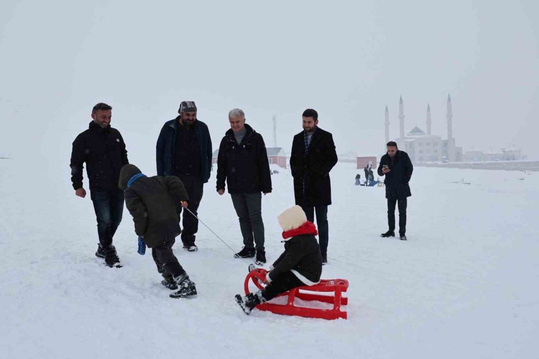 Güzeldağ Kayak Merkezi 15 bin kişiyi ağırladı